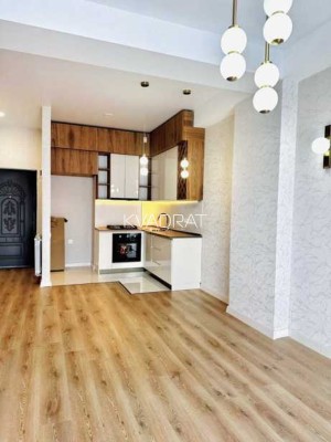 Продаётся, Квартира