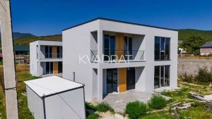 Продаётся, Частный дом