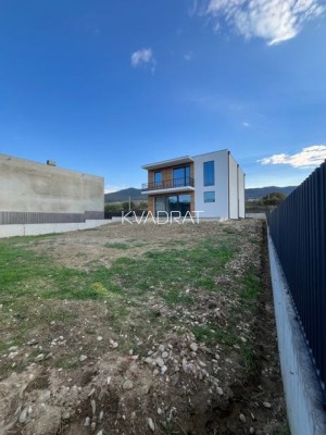 Продаётся, Частный дом