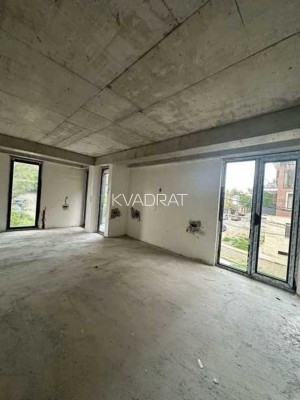 Продаётся, Квартира