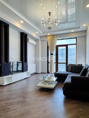 Продаётся, Квартира