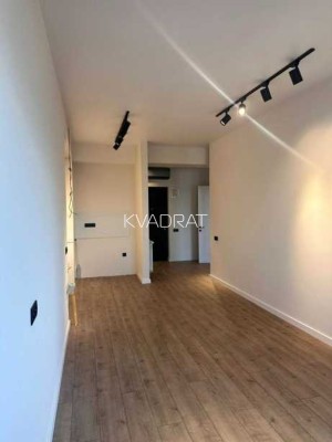 Продаётся, Квартира