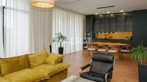 Продаётся, Квартира