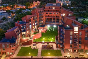 Продаётся, Квартира