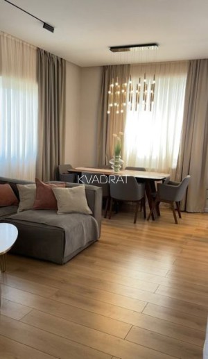 Продаётся, Квартира