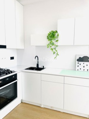 Продаётся, Квартира