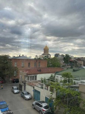 Продаётся, Квартира