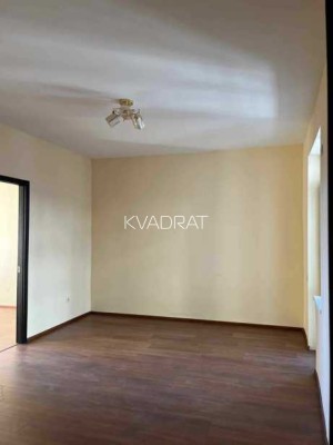 Продаётся, Квартира