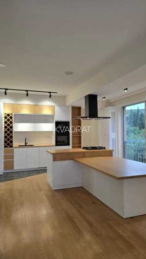 Продаётся, Квартира