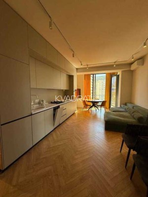 Продаётся, Квартира