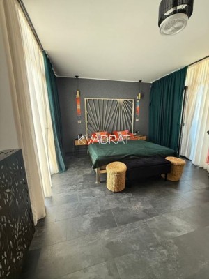 Продаётся, Квартира