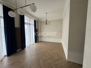 Продаётся, Квартира