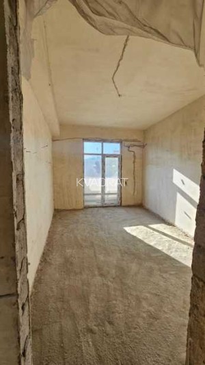 Продаётся, Квартира