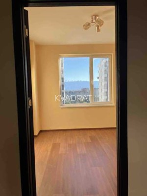 Продаётся, Квартира