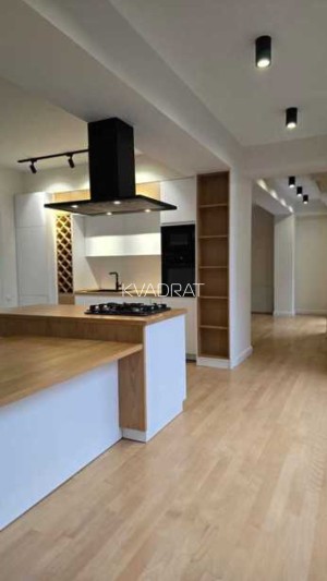 Продаётся, Квартира