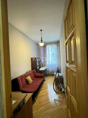 Продаётся, Квартира