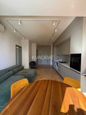 Продаётся, Квартира