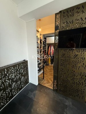 Продаётся, Квартира