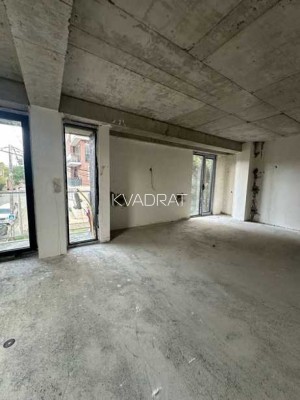 Продаётся, Квартира