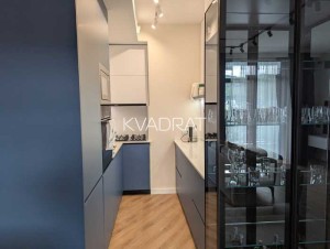 Продаётся, Квартира