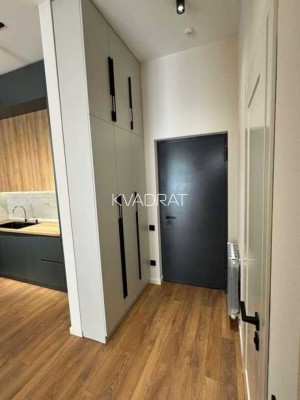 Продаётся, Квартира