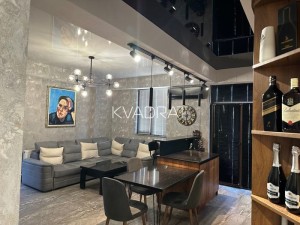 Продаётся, Квартира