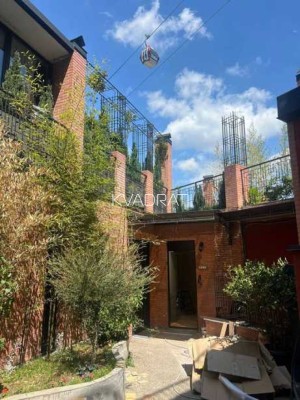 Продаётся, Квартира