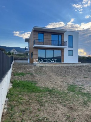 Продаётся, Частный дом